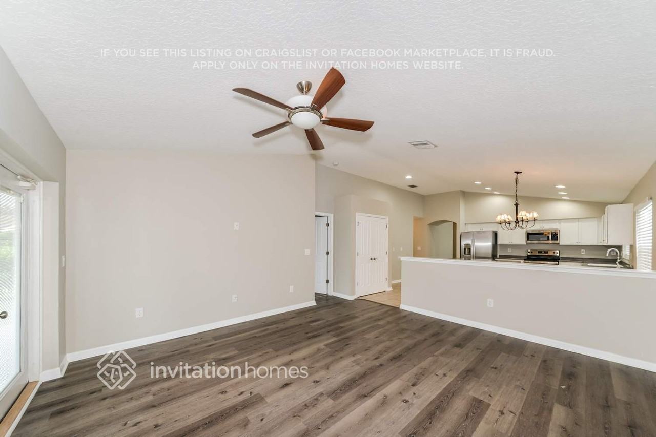 16320 Bridgeglade Ln - Photo 4 of 11