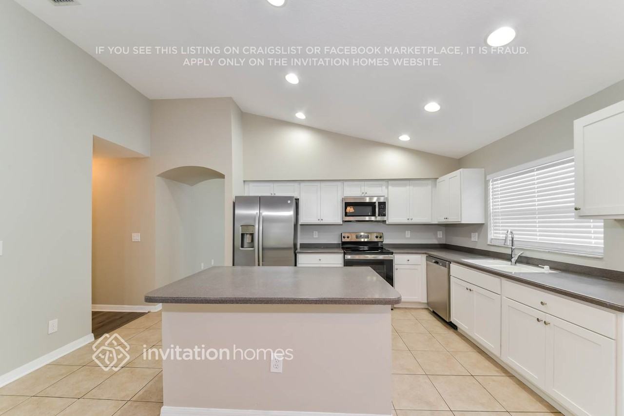 16320 Bridgeglade Ln - Photo 5 of 11