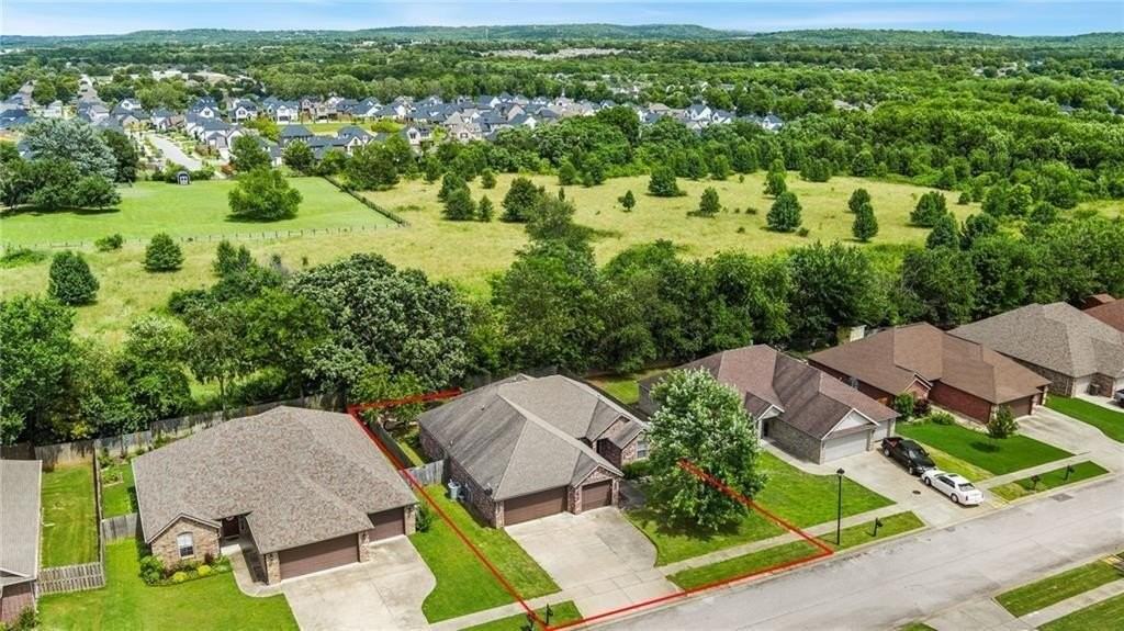 2958 N Cassius Ln - Photo 4 of 18