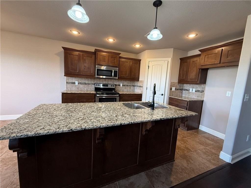 3100 Sw Wargate Ave - Photo 4 of 18