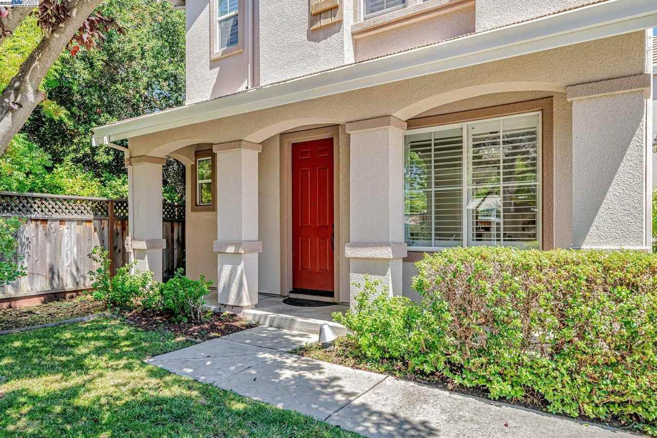 260 Abigail Cir - Photo 4 of 50