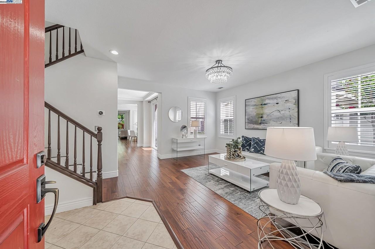 260 Abigail Cir - Photo 5 of 50