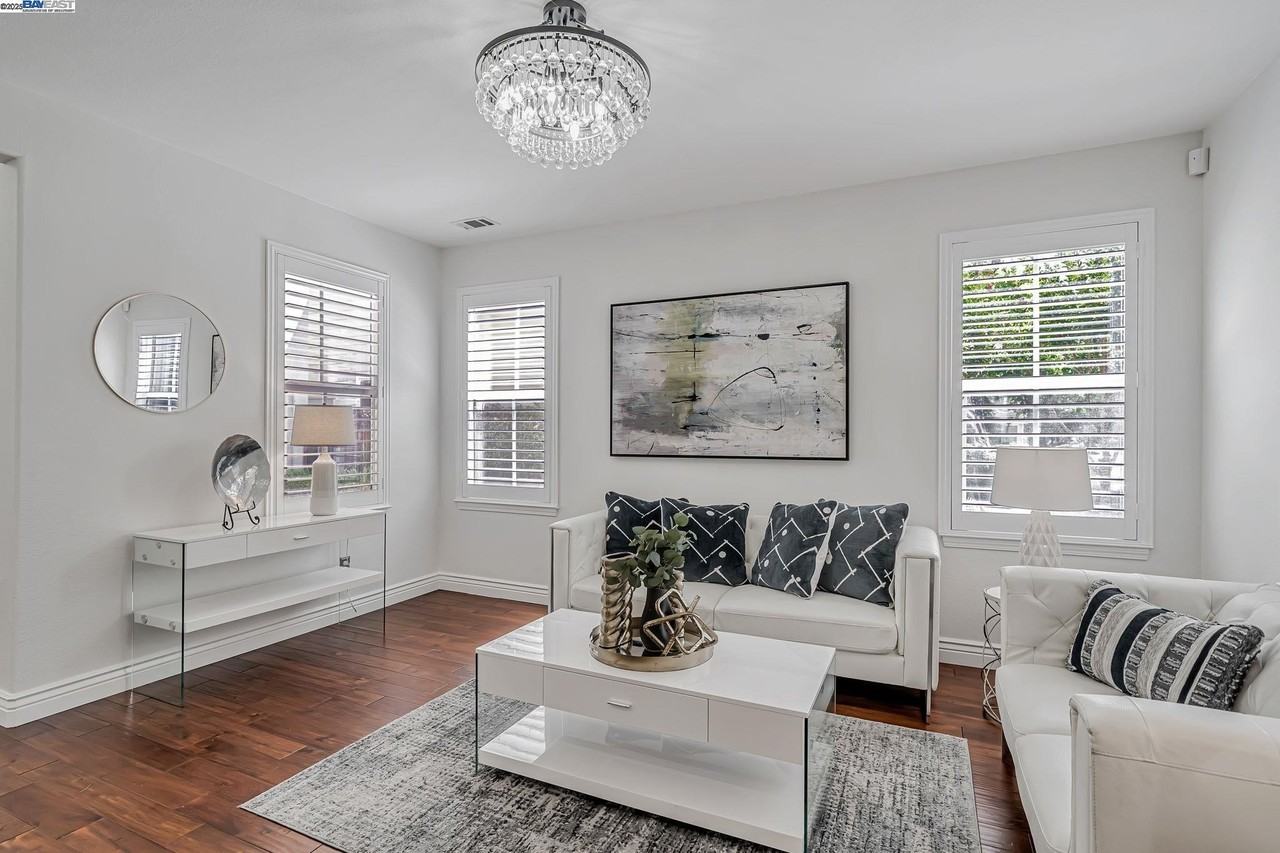 260 Abigail Cir - Photo 6 of 50