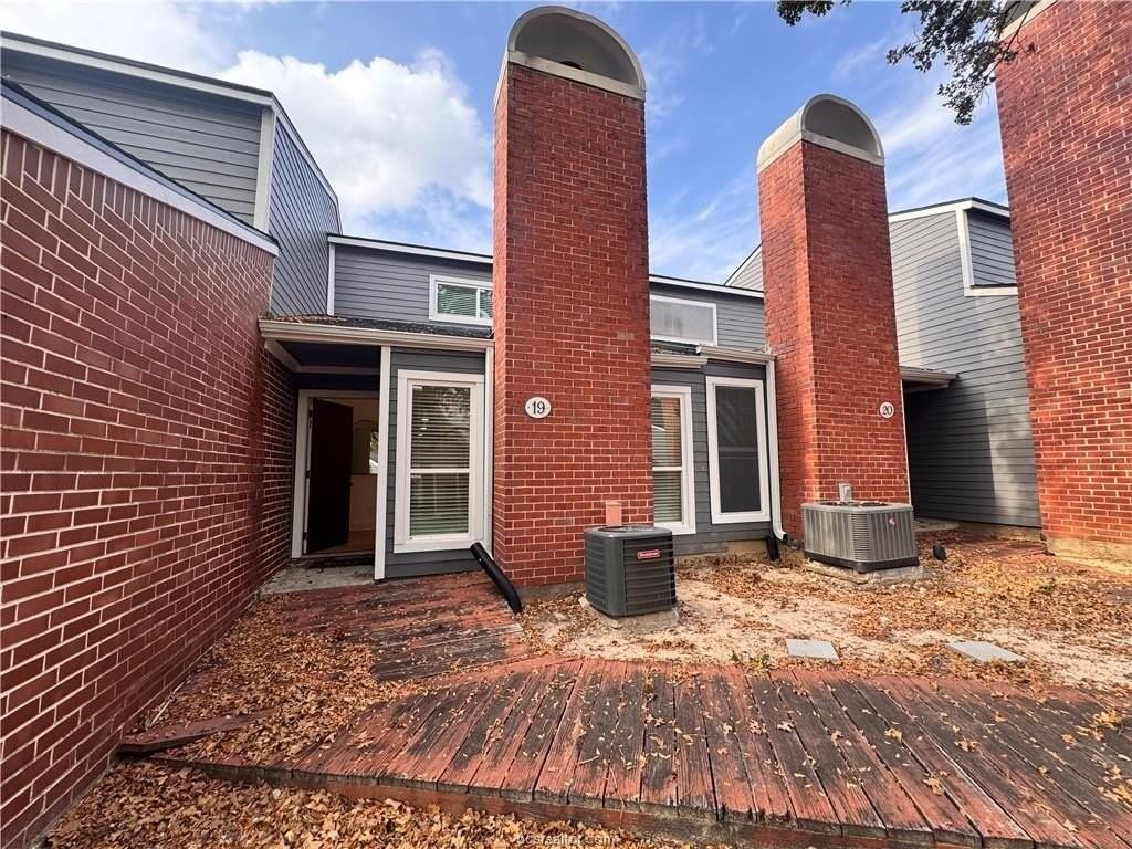 1500 Olympia Way #19