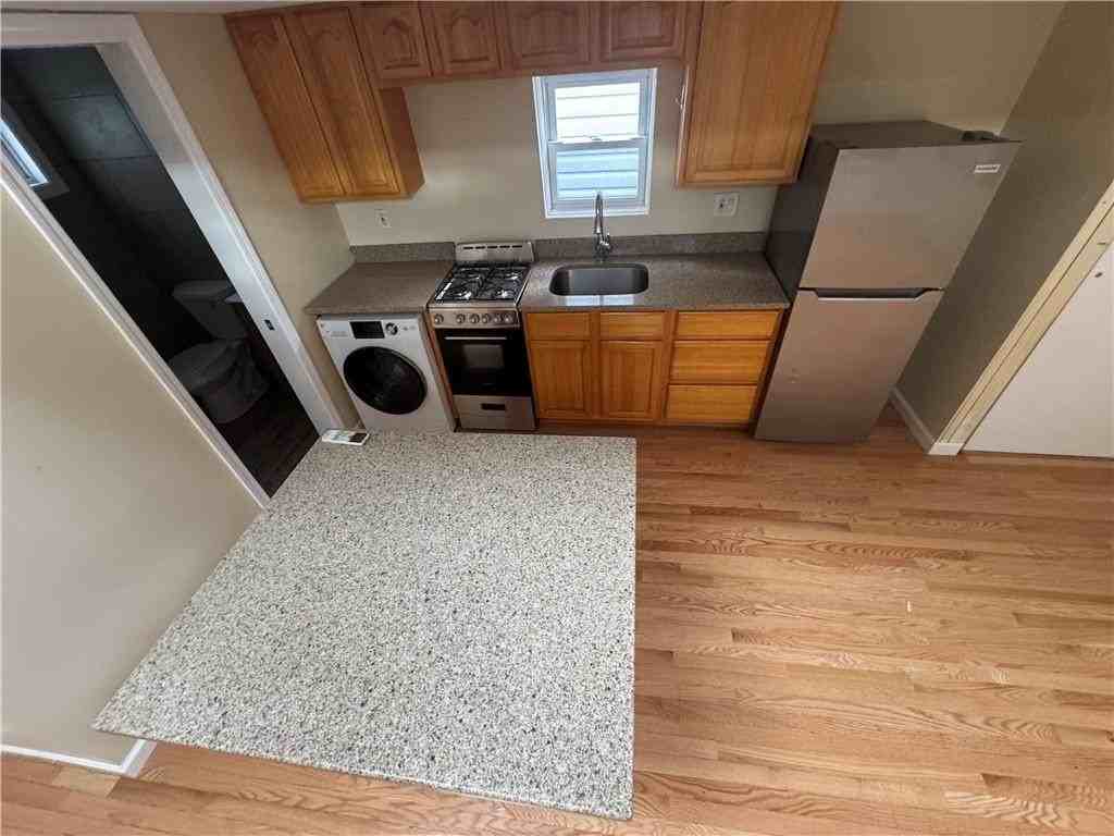 10812 Rockaway Beach Blvd #4 - Photo 7 of 10