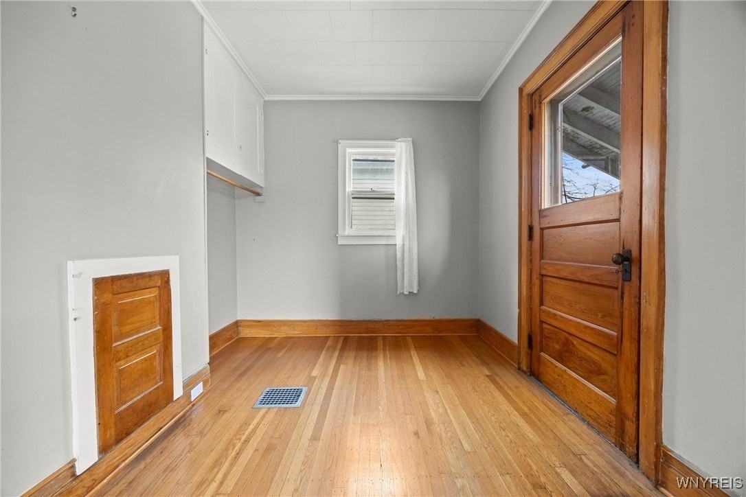 411 411 Breckenridge Street unit: Upper - Photo 4 of 15