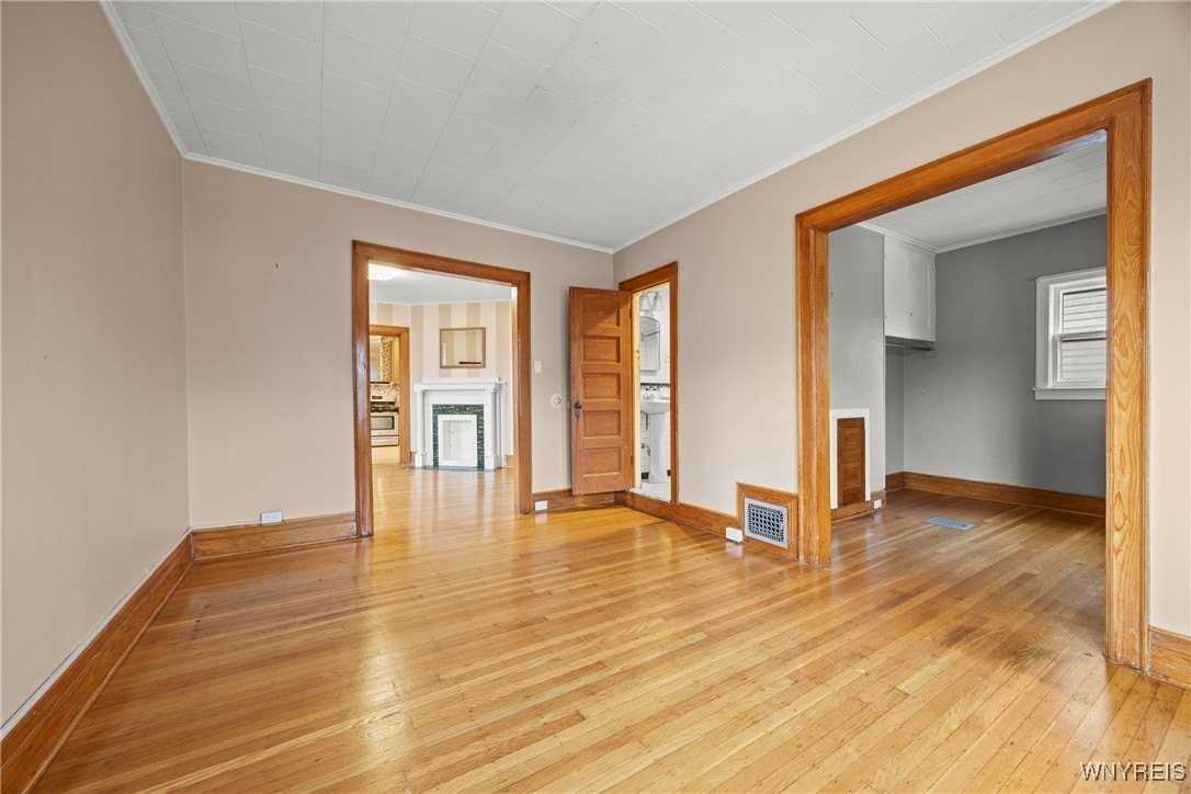 411 411 Breckenridge Street unit: Upper - Photo 6 of 15