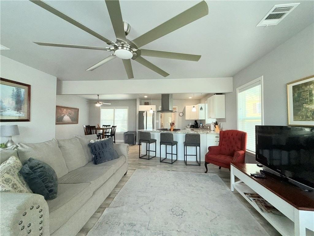 455 Louisiana Ave - Photo 3 of 29