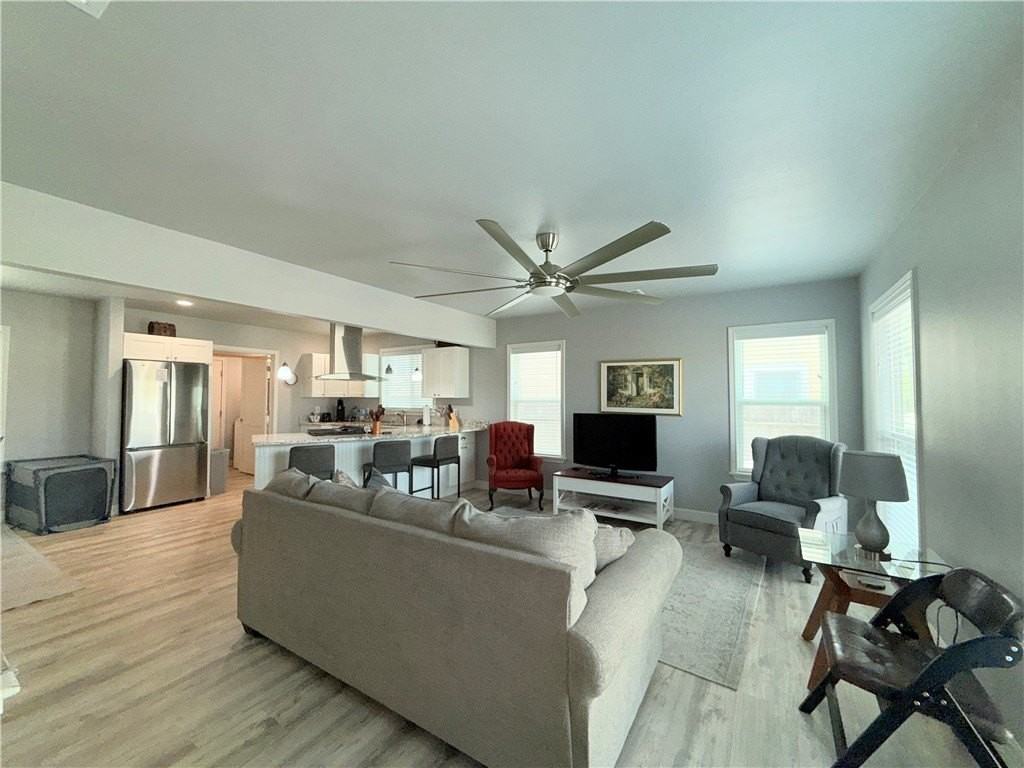 455 Louisiana Ave - Photo 4 of 29