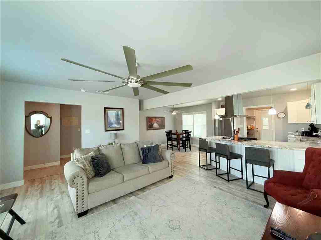 455 Louisiana Ave - Photo 5 of 29