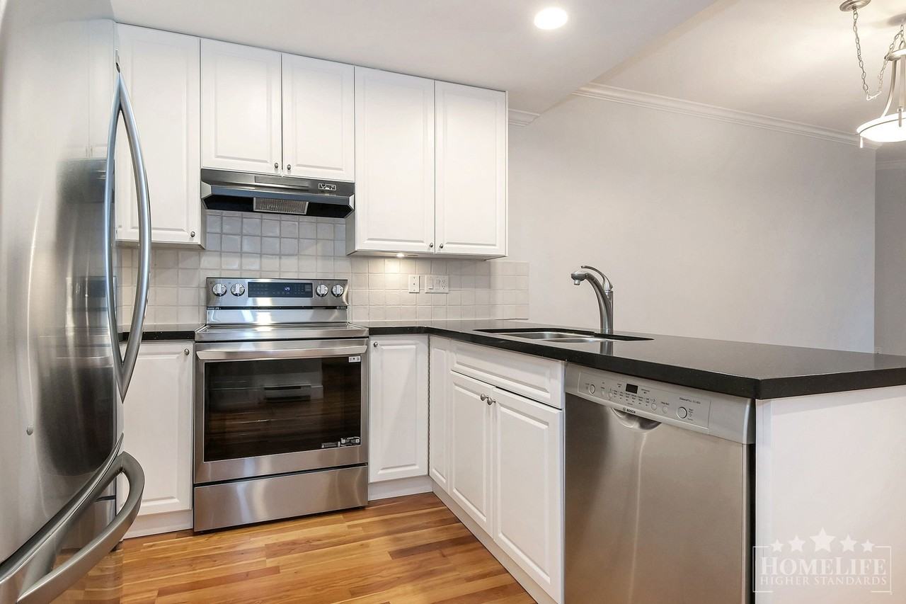 15350 16a Ave #209 - Photo 3 of 19