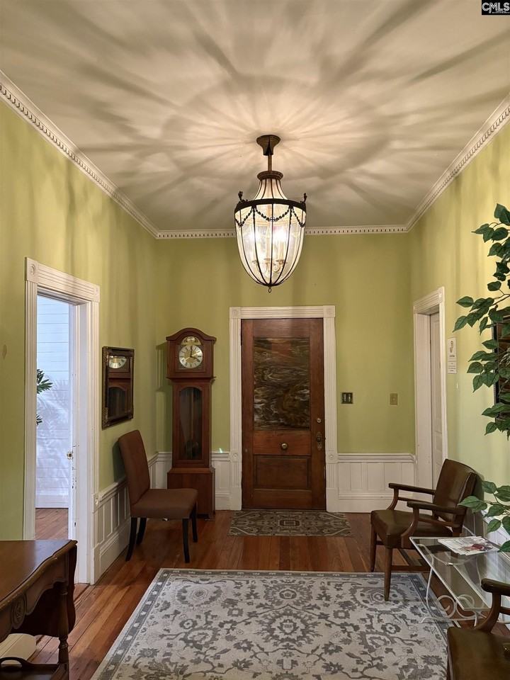 225 Columbia Ave - Photo 2 of 10