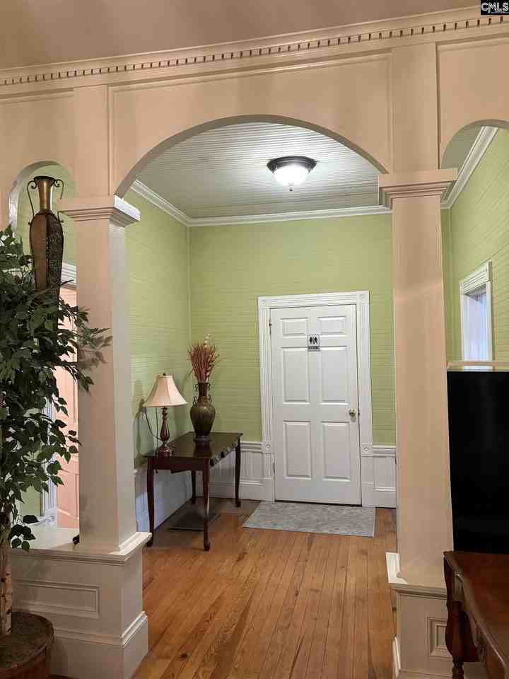 225 Columbia Ave - Photo 3 of 10