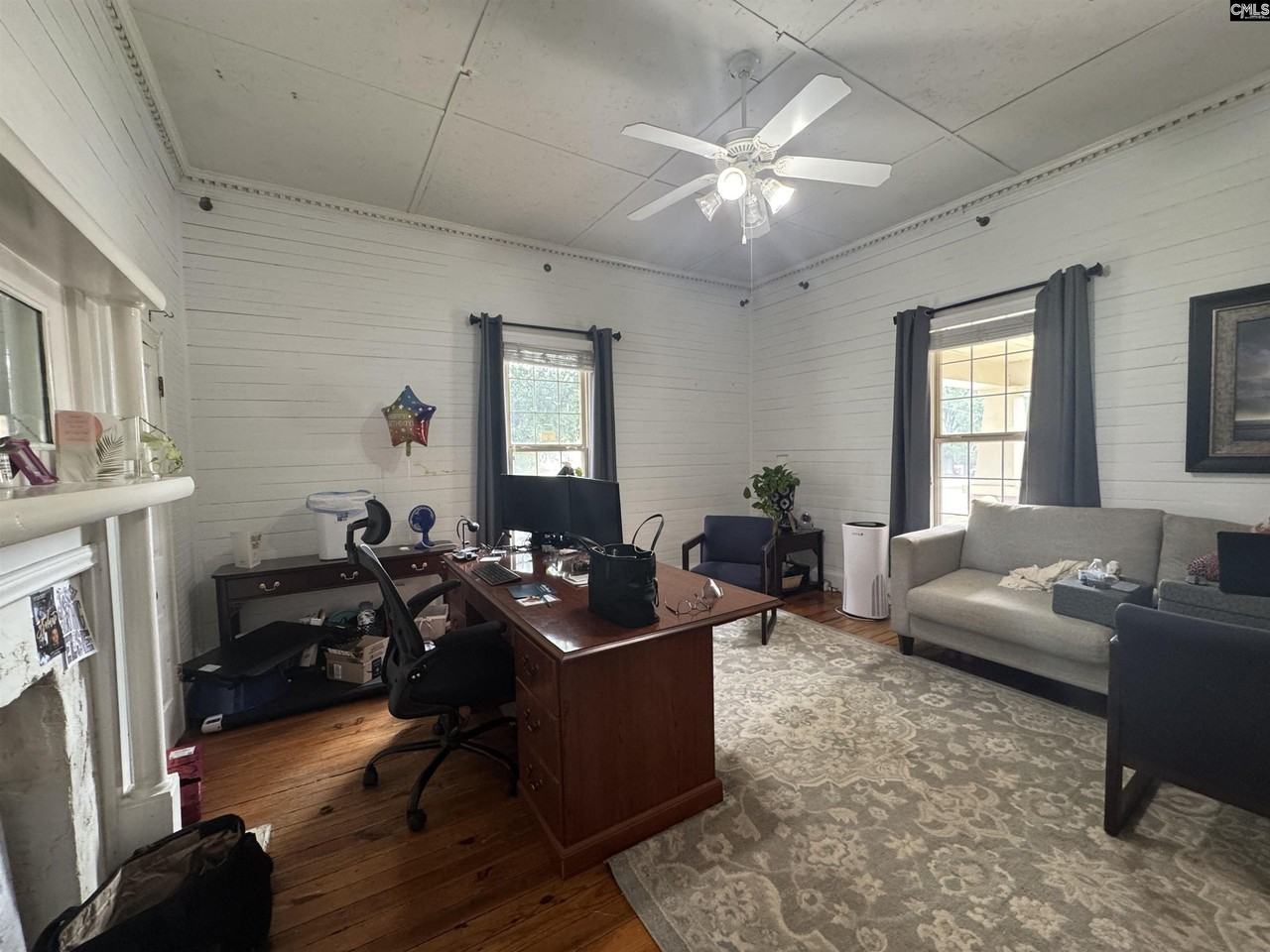 225 Columbia Ave - Photo 7 of 10