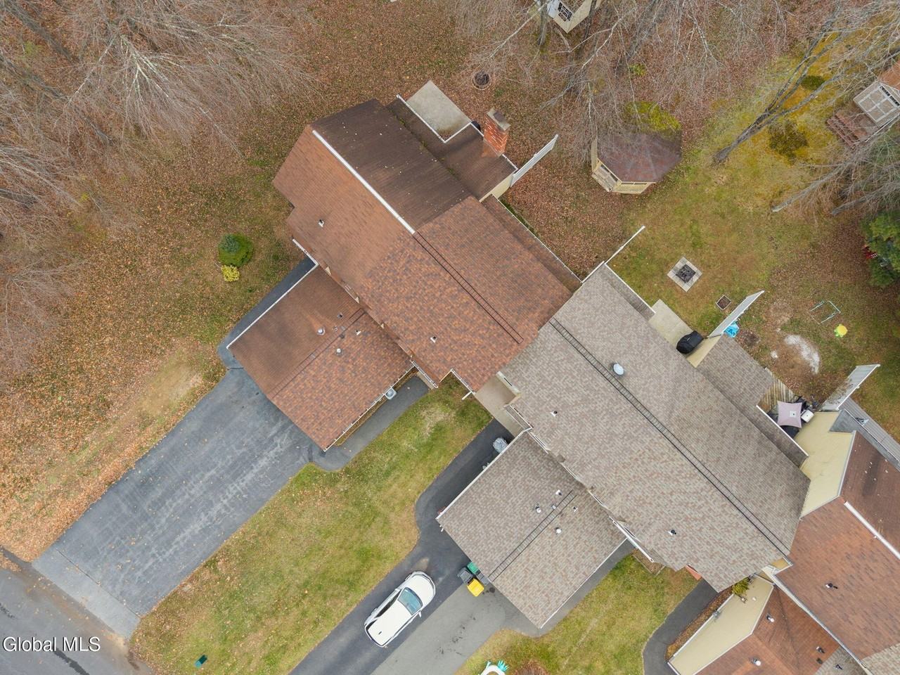 4 Sugarbush Rd - Photo 5 of 33