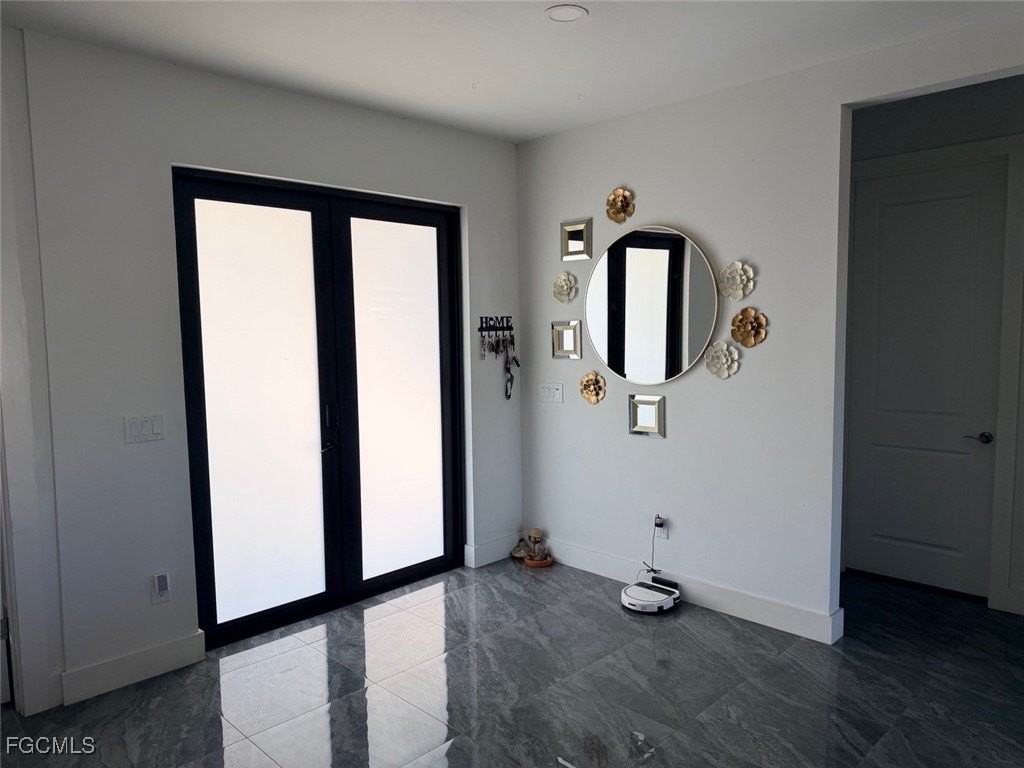 423 Kismet Pkwy E - Photo 6 of 35