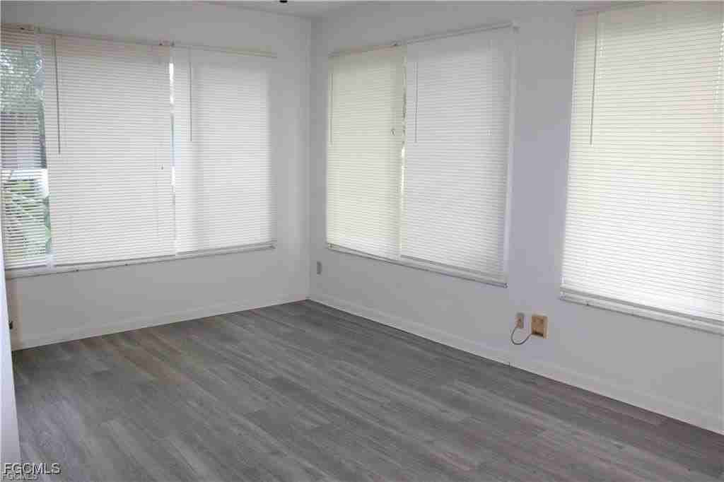 1604 Ridgecrest St - Photo 5 of 10