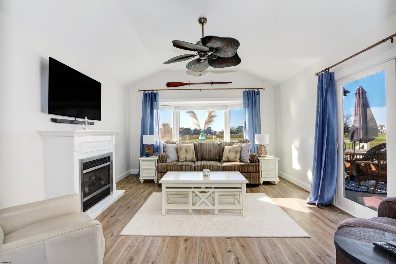 214 Hagen Rd - Photo 5 of 36