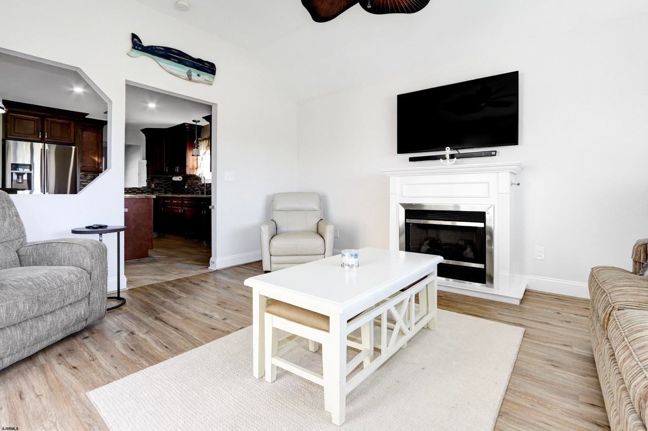 214 Hagen Rd - Photo 6 of 36