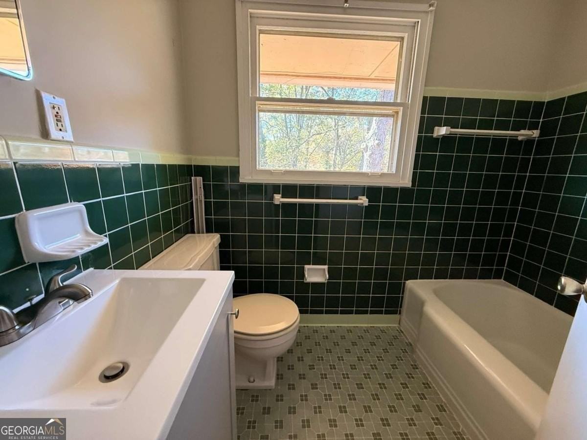 1885 Crystal Drive - Photo 7 of 9