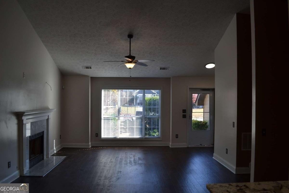 2849 Arendel Drive Northwest - Photo 3 of 23