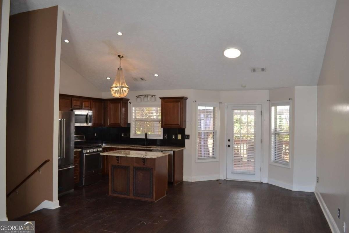 2849 Arendel Drive Northwest - Photo 5 of 23