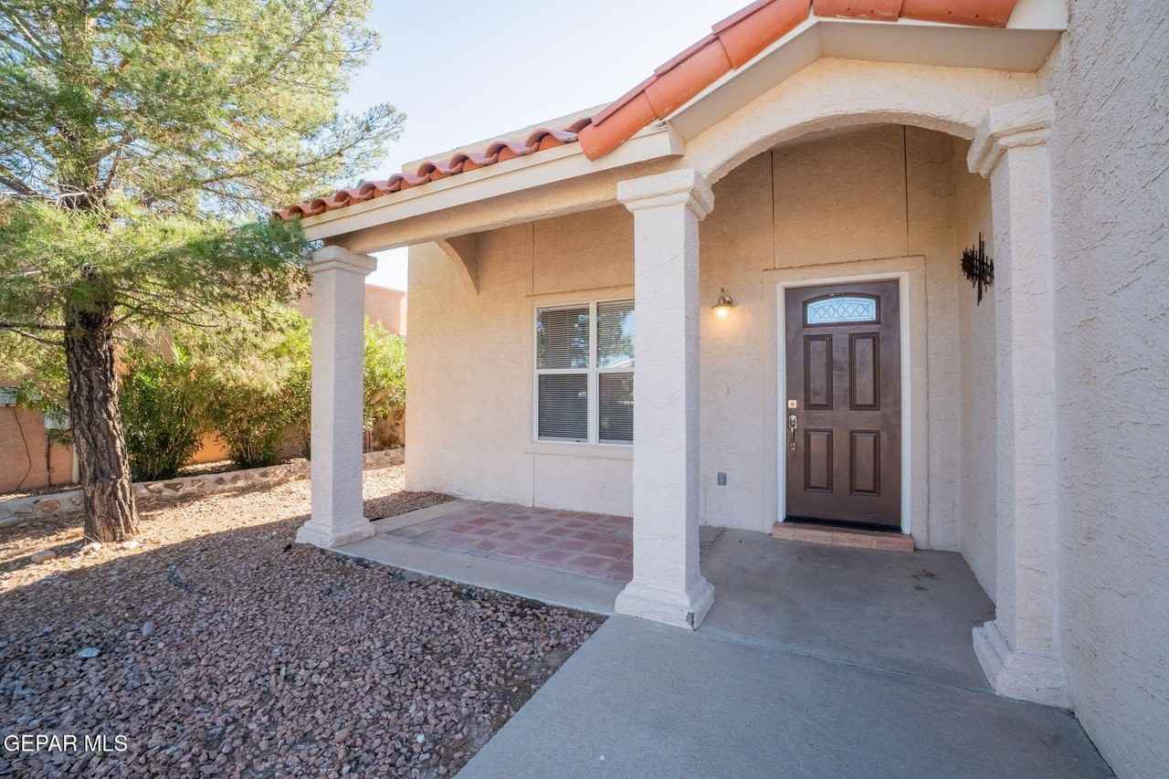 7544 Le Conte Dr Apt A #A - Photo 2 of 24