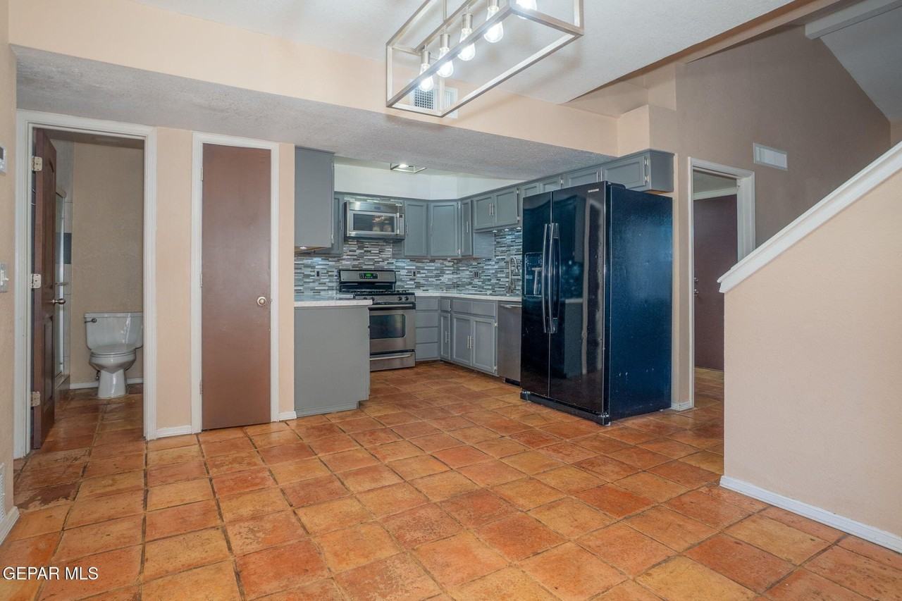 7544 Le Conte Dr Apt A #A - Photo 5 of 24