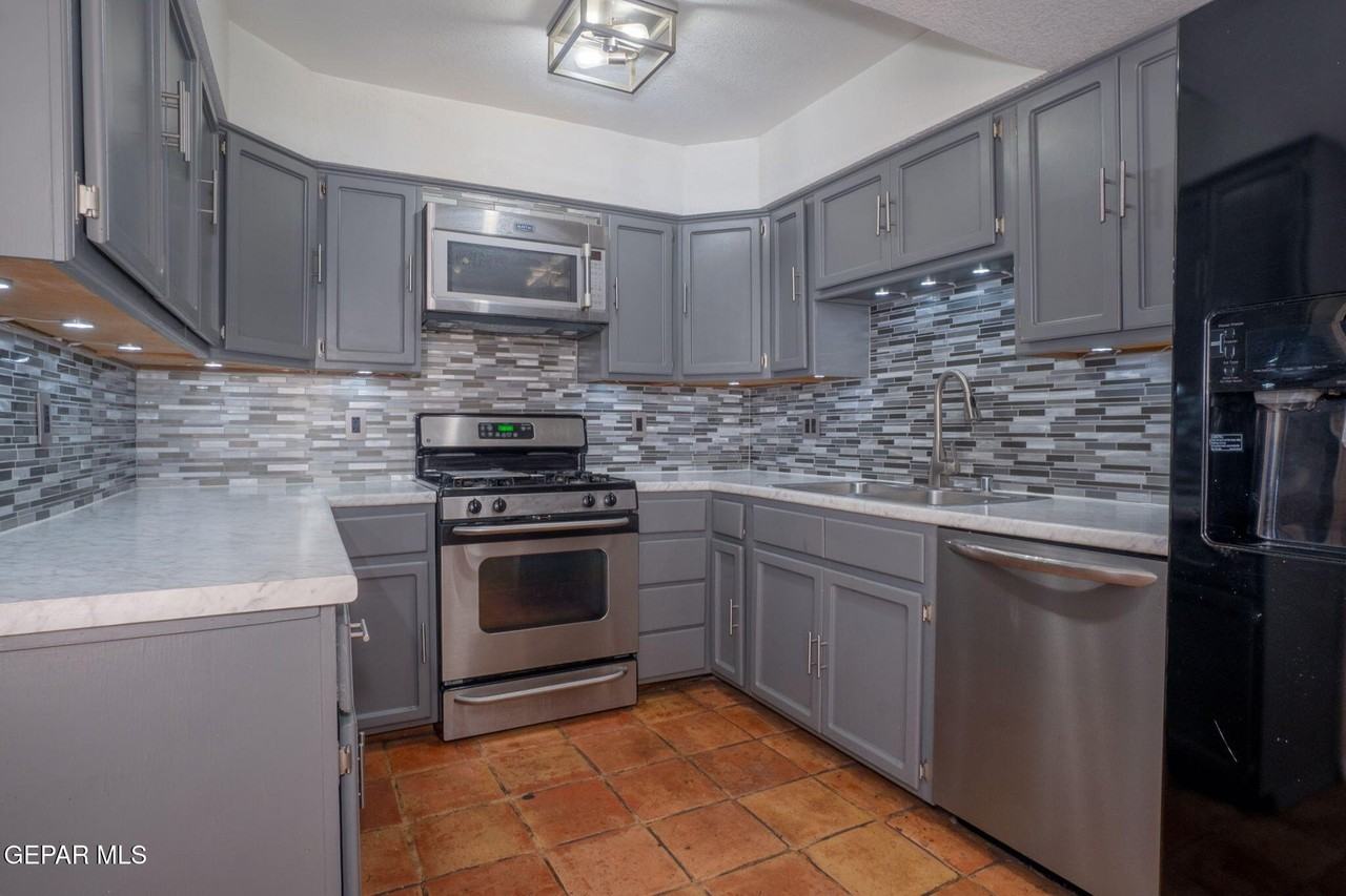 7544 Le Conte Dr Apt A #A - Photo 6 of 24