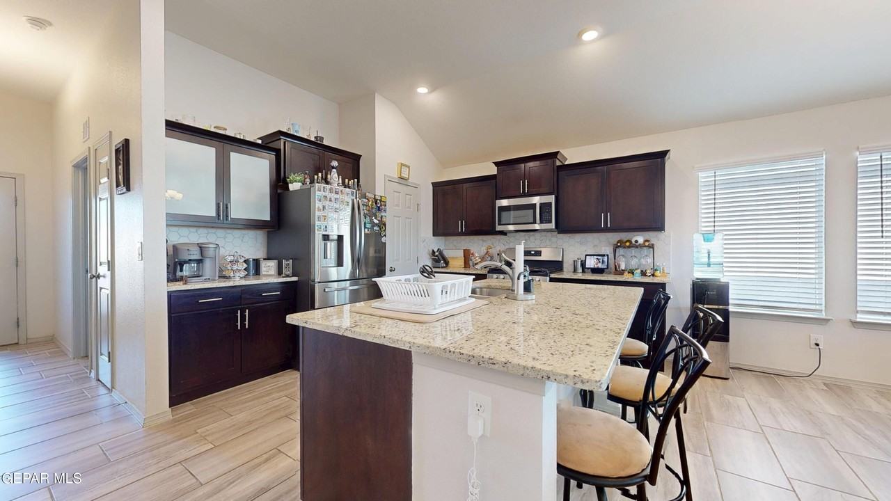 1172 Indigo Sky St - Photo 5 of 44