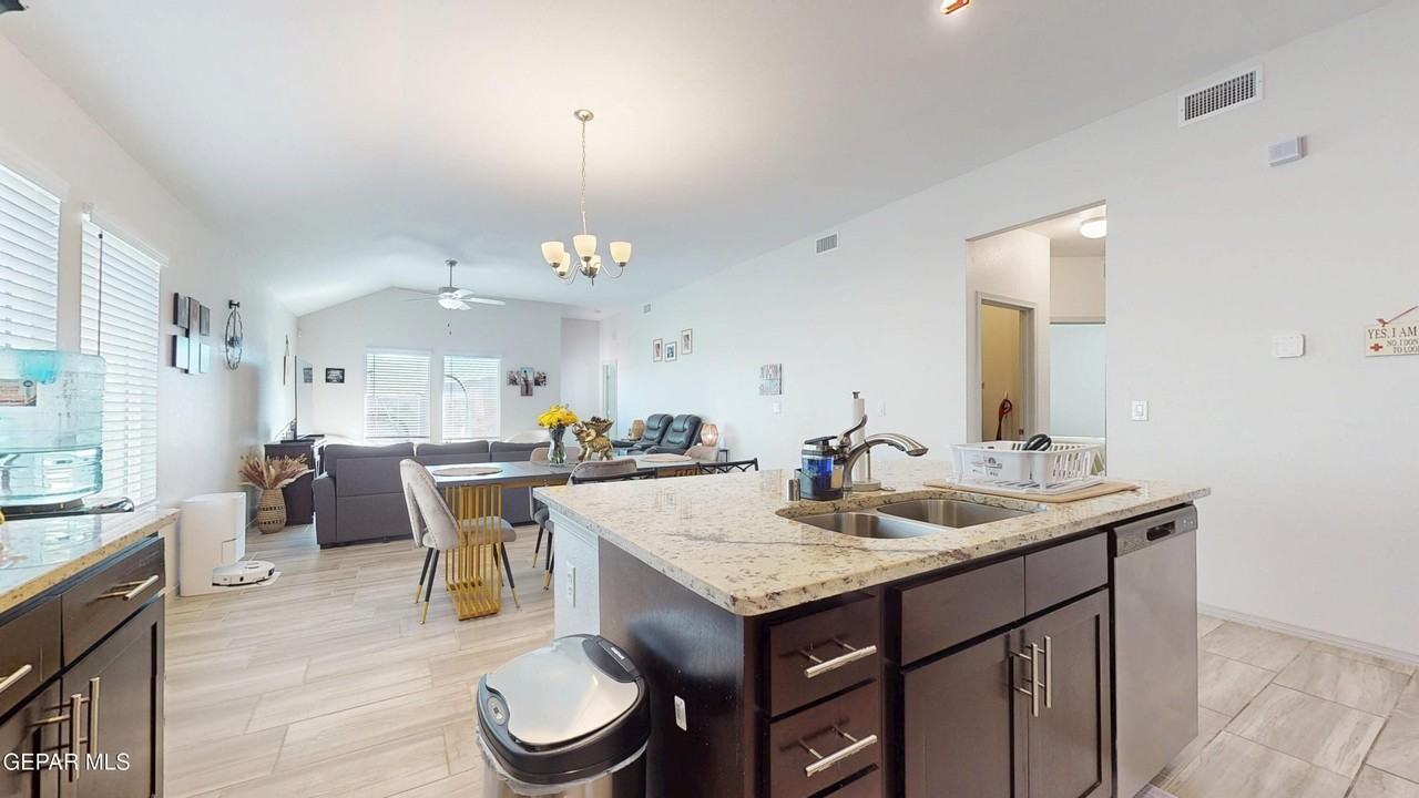 1172 Indigo Sky St - Photo 7 of 44