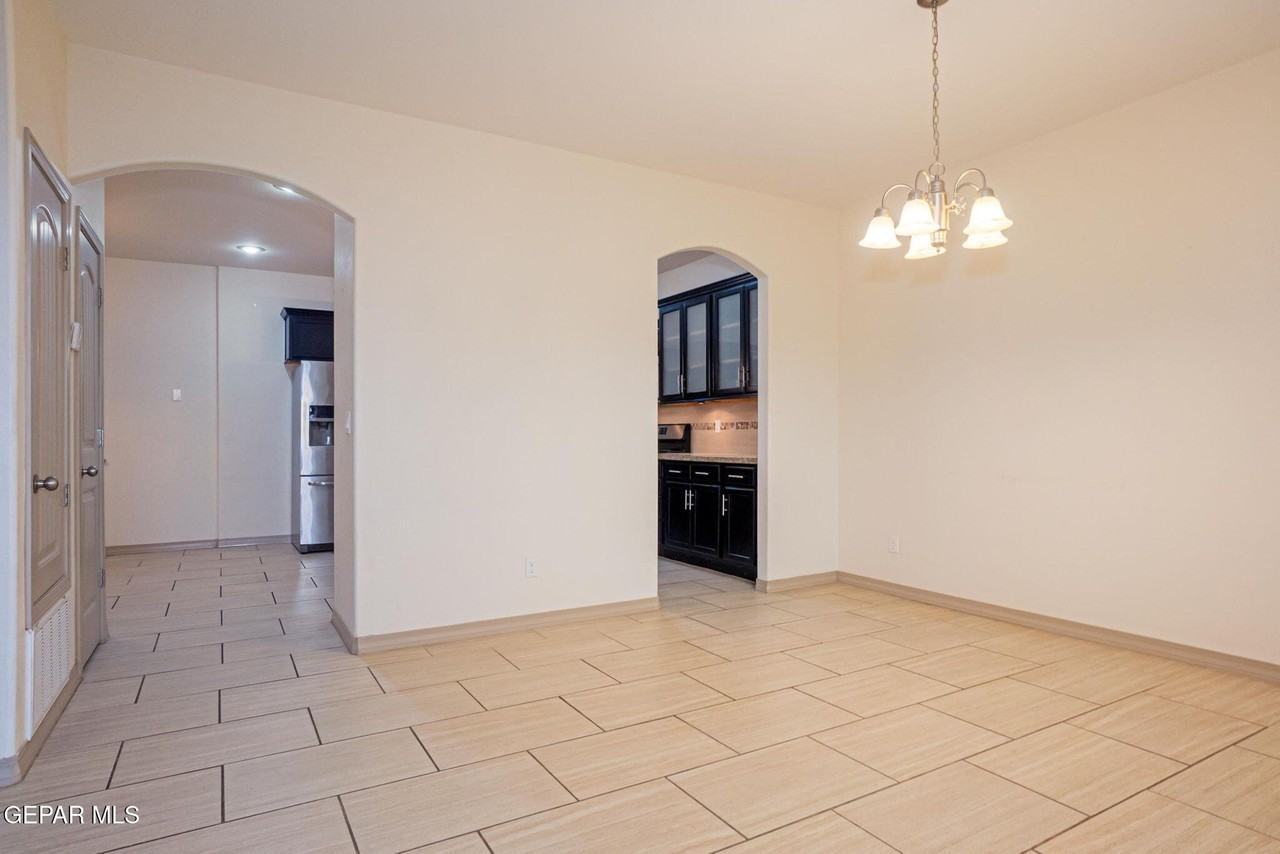 3204 Merry Mdw - Photo 6 of 37