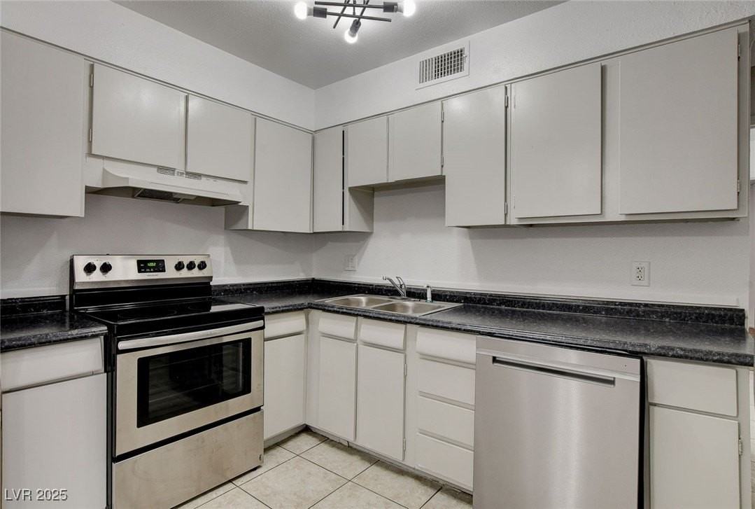 6453 Bannock Way - Photo 2 of 42