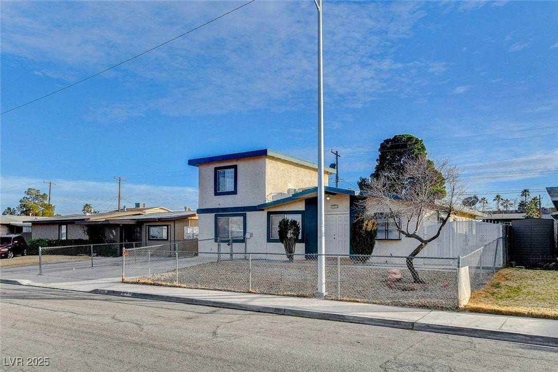 5813 Balzar Avenue - Photo 2 of 42