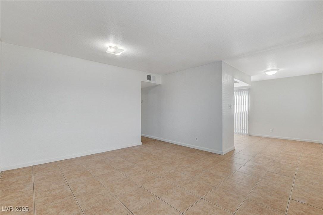 5813 Balzar Avenue - Photo 6 of 42