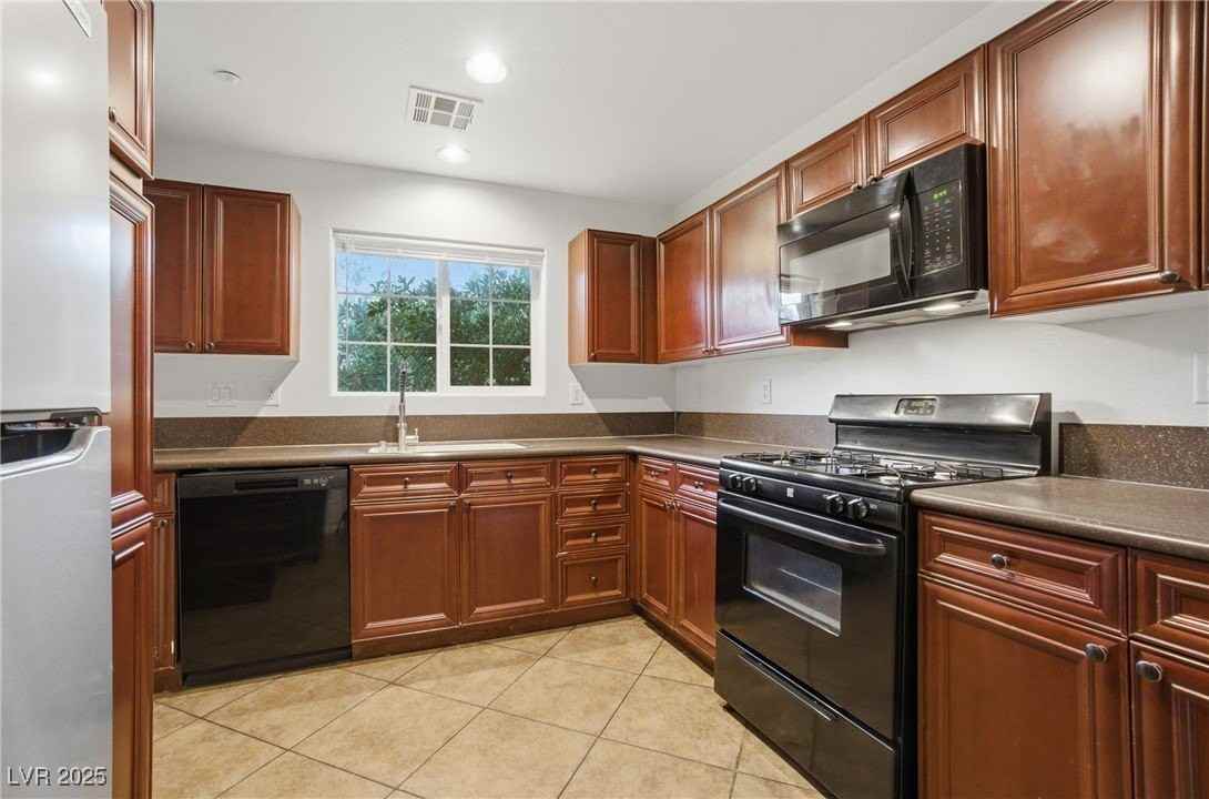 9057 Pure Sapphire Ct - Photo 6 of 30