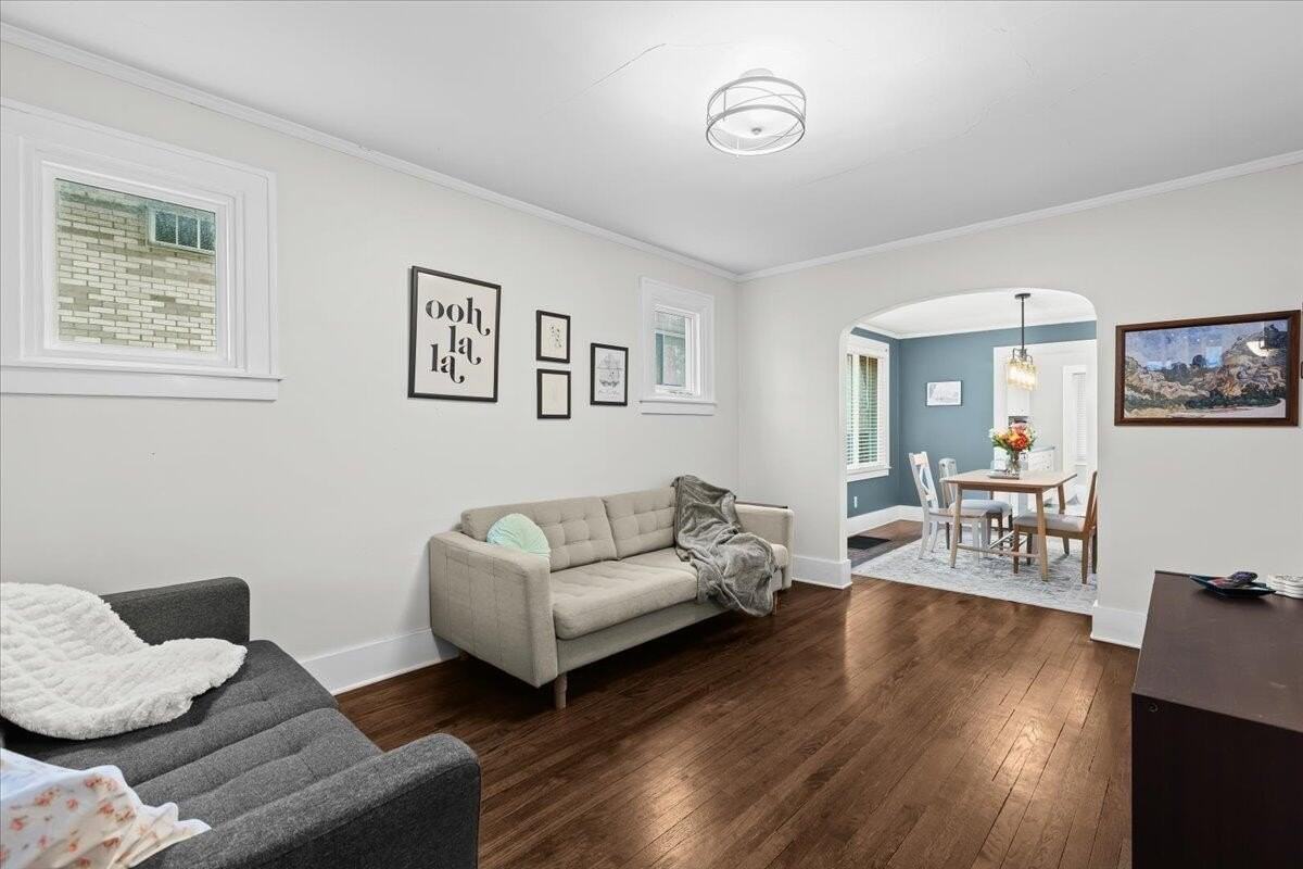 575 E Lewiston Ave - Photo 6 of 29