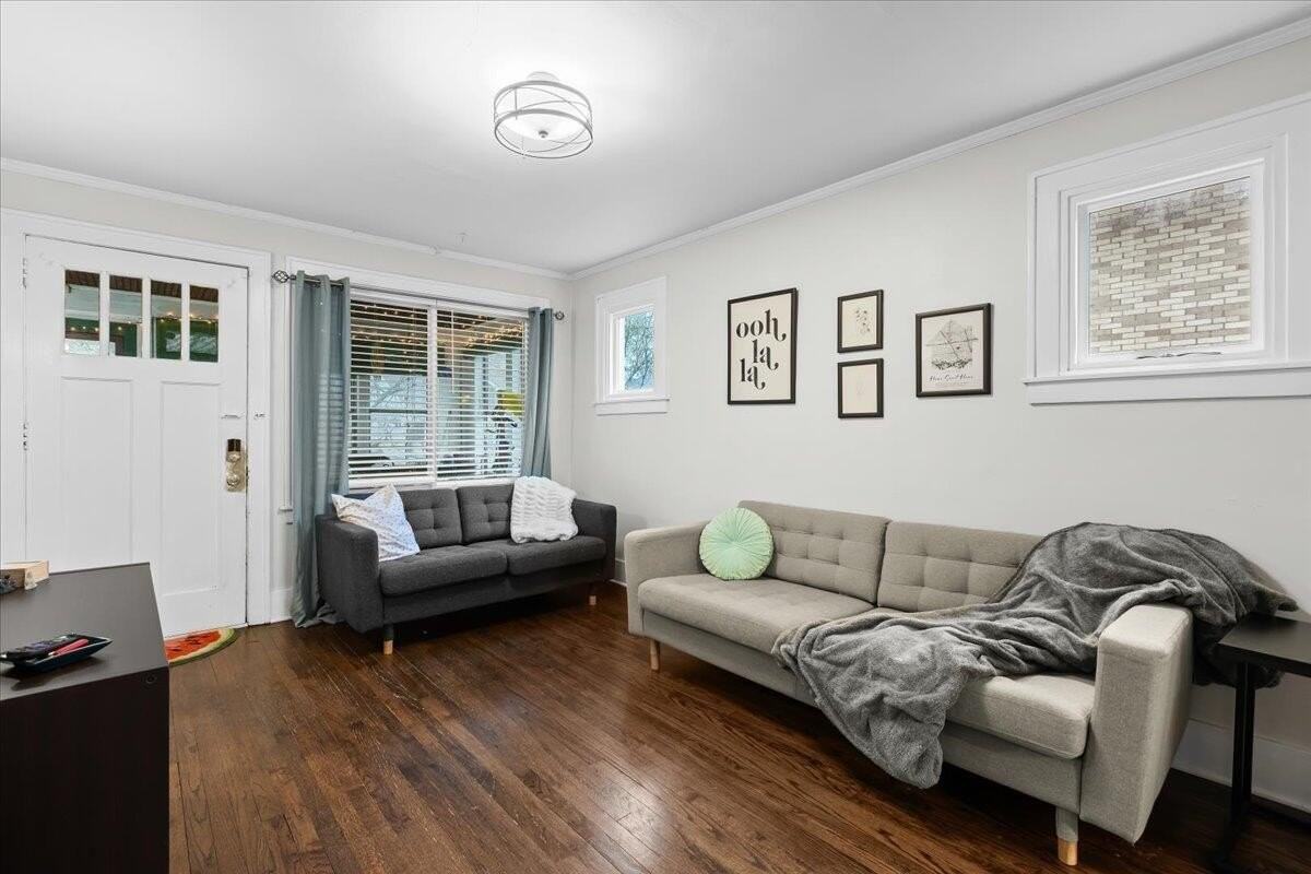 575 E Lewiston Ave - Photo 7 of 29