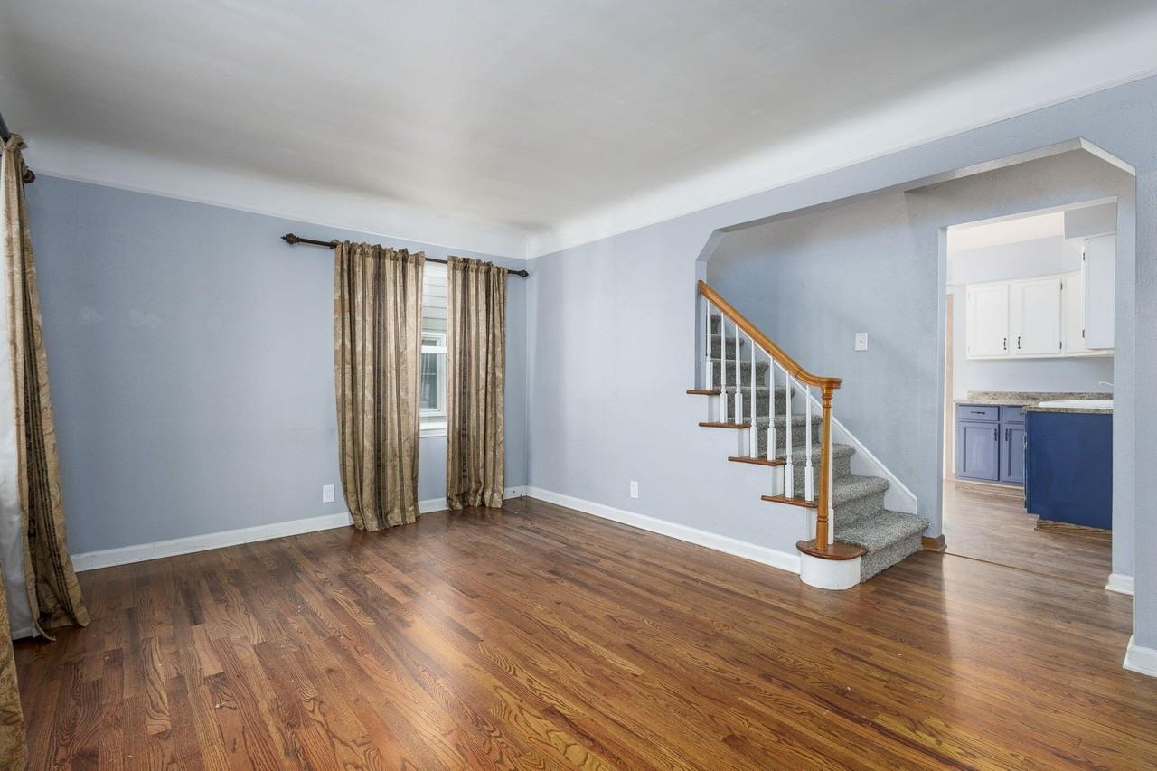 1608 Whitcomb Ave - Photo 2 of 22