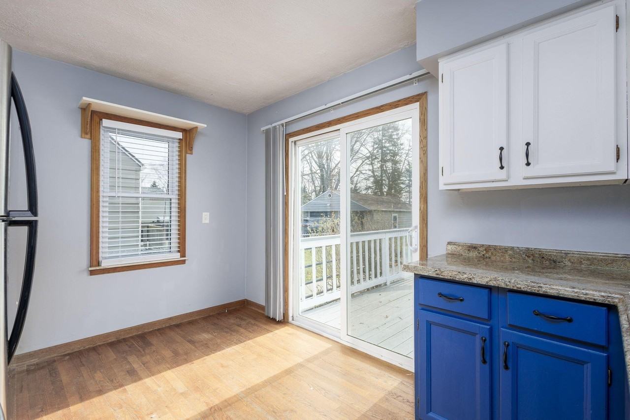 1608 Whitcomb Ave - Photo 4 of 22