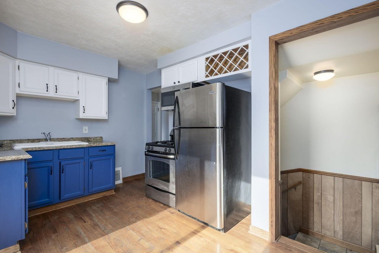 1608 Whitcomb Ave - Photo 5 of 22