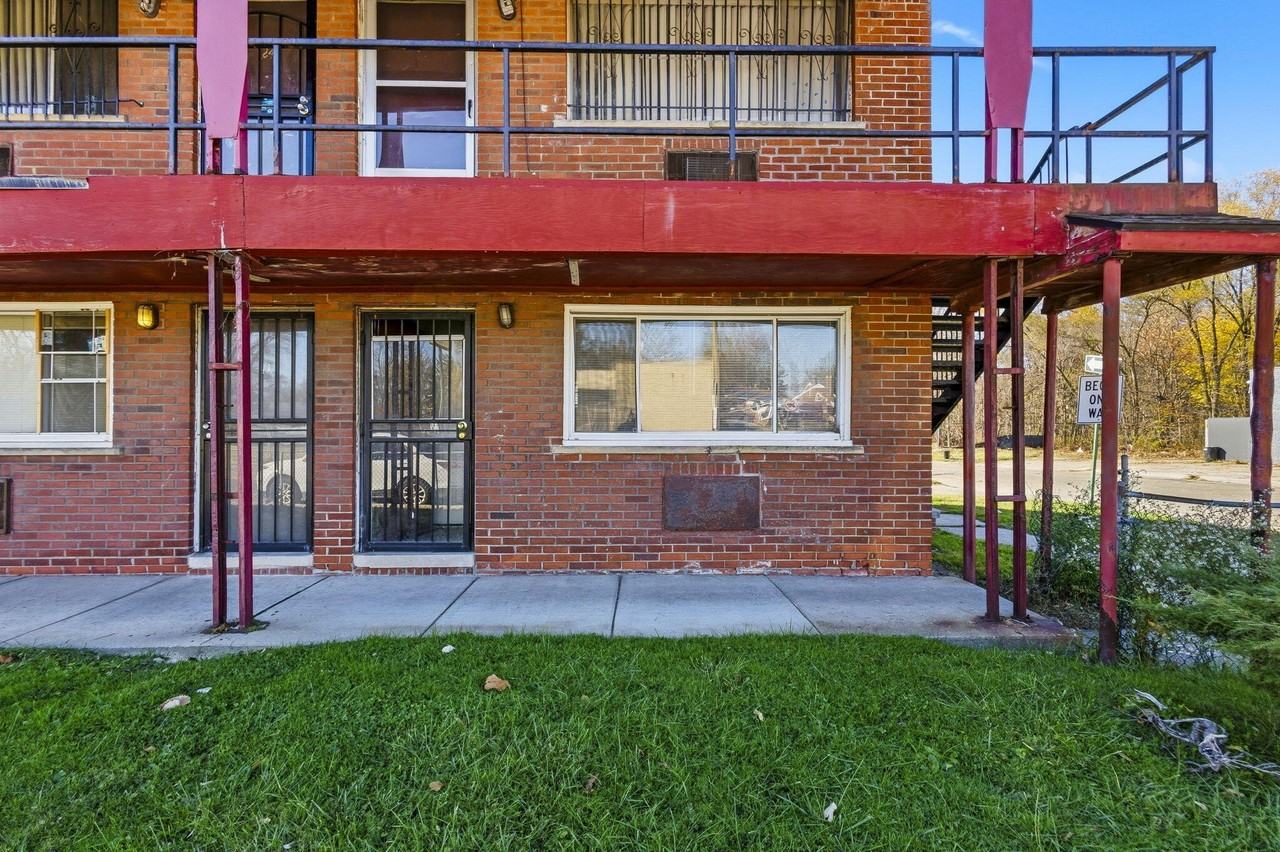 19625 Conant St Apt 12 #12 - Photo 2 of 13