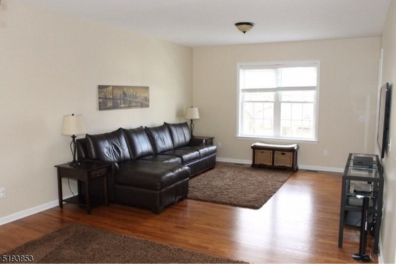 58 Main St - Photo 3 of 6