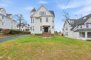 featured image of 162 Walnut St