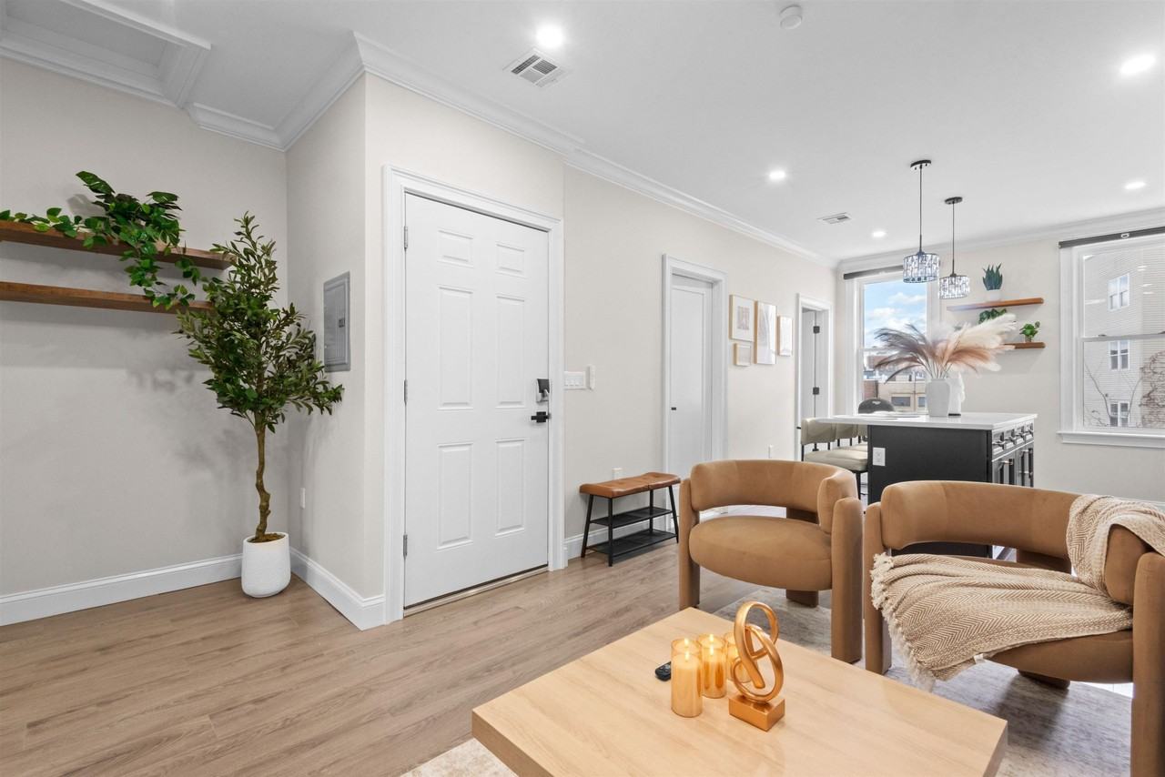 3316 Summit Ave #2 - Photo 3 of 11