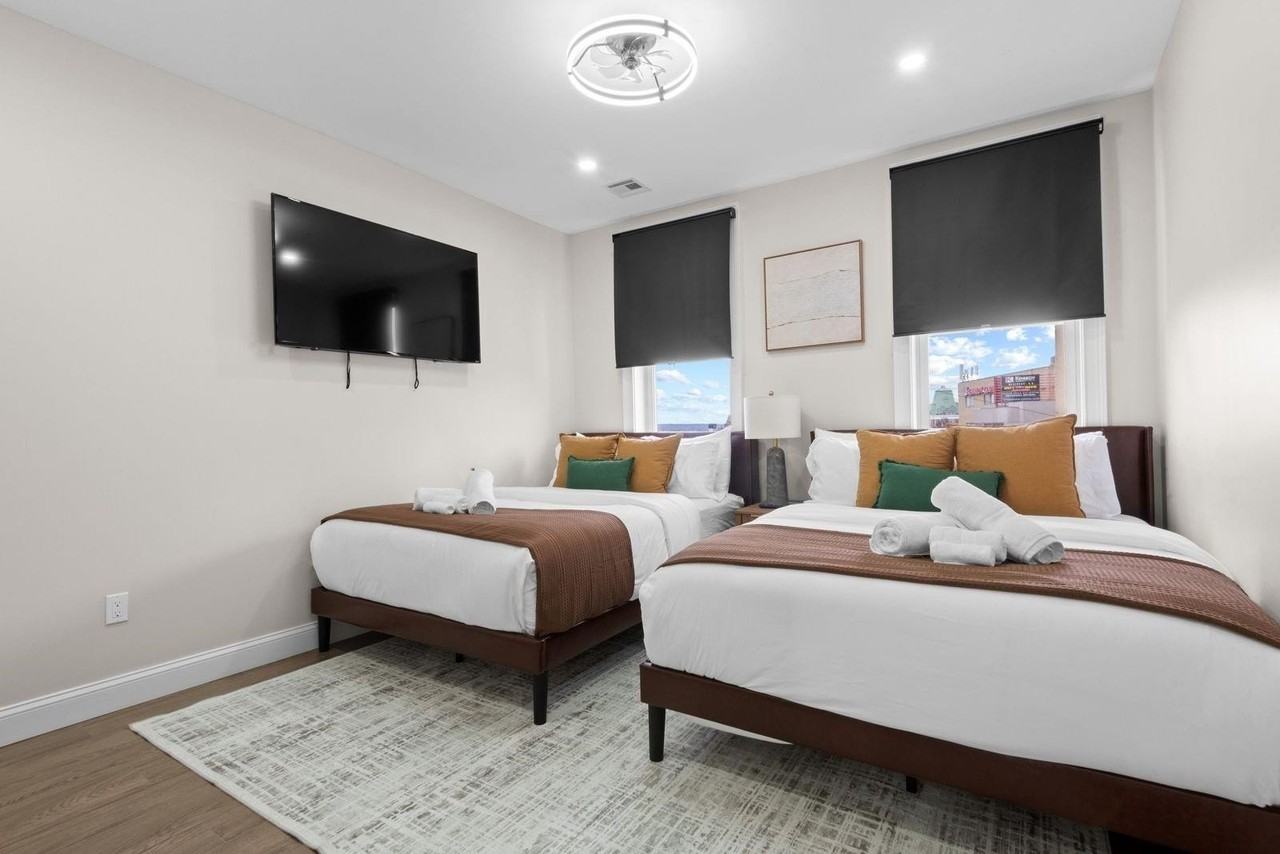 3316 Summit Ave #2 - Photo 6 of 11