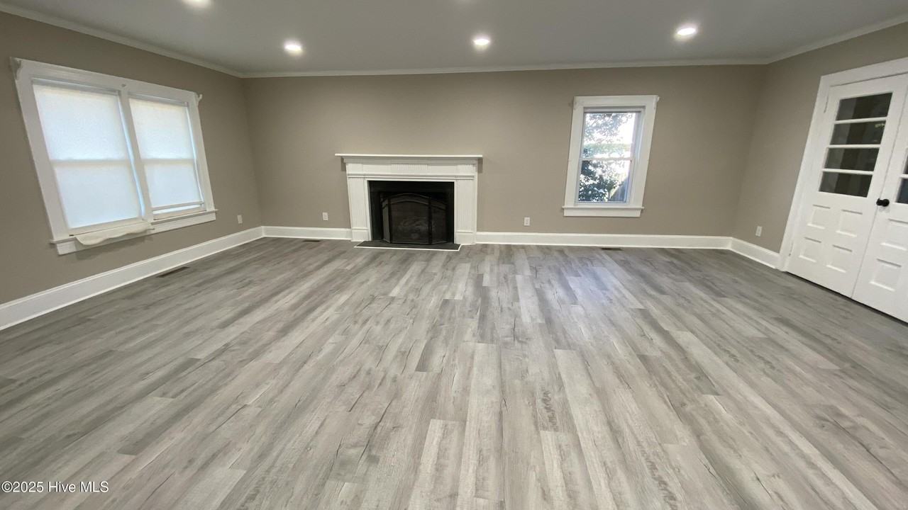 1103 W Ragsdale Rd - Photo 2 of 17