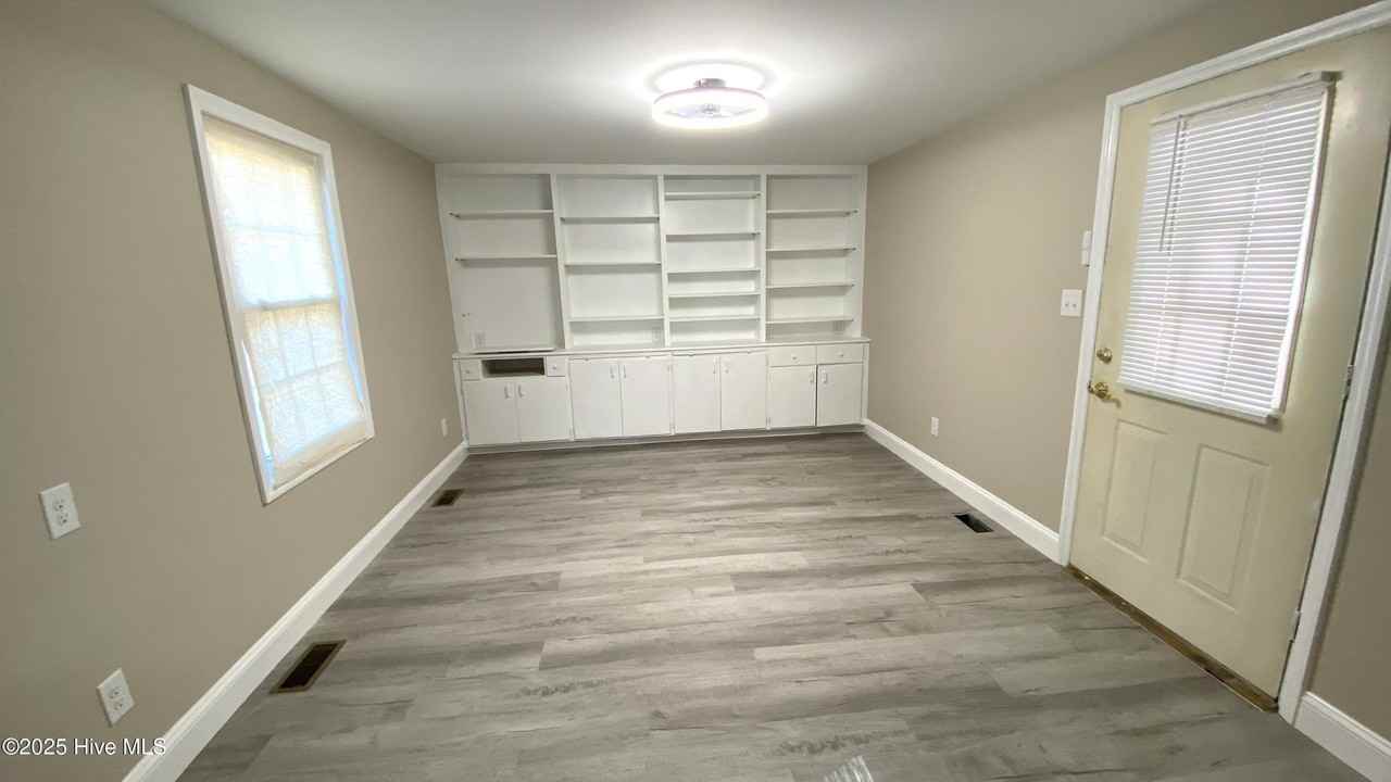 1103 W Ragsdale Rd - Photo 3 of 17