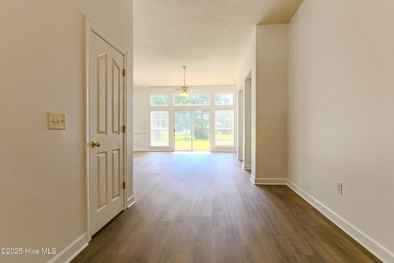 1005 Meadowlands Trl Nw - Photo 4 of 17