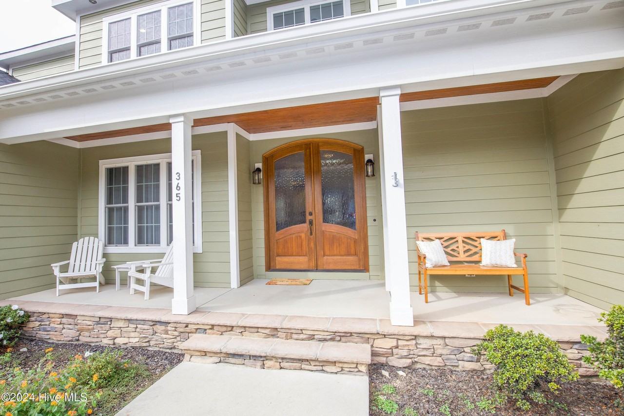 365 Willow Brook Dr - Photo 2 of 50